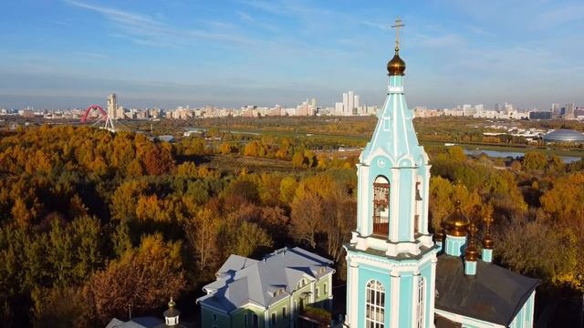 Крылатские холмы и Церковь Рождества Пресвятой Богородицы