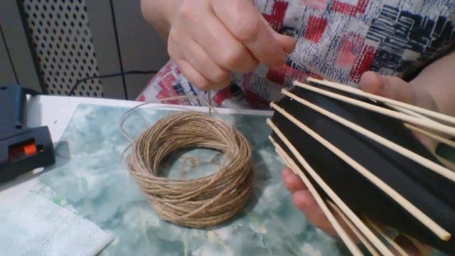 Ваза из бутылки. Декор из деревянных шпажек. Рукоделие. Творчество. смотреть онлайн