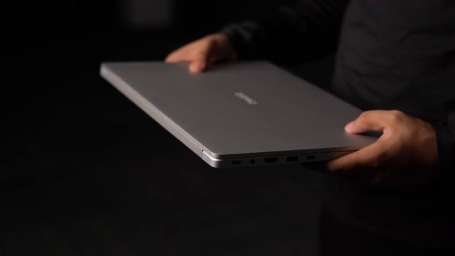 This Laptop Wins the Price Battle! смотреть онлайн