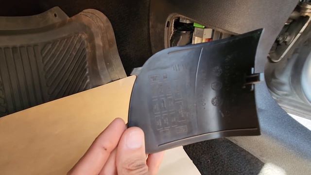 Chevrolet Impala - POWER SUNROOF FUSE LOCATION (2006 - 2016) смотреть онлайн