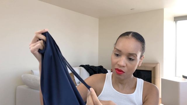 First Impression | La Perla Classic Silk Pyjama Set | Long Enough For Me | 5'10 смотреть онлайн