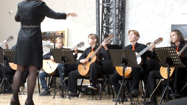 Ансамбель гитаристов. В театре Магнитогорск. смотреть онлайн