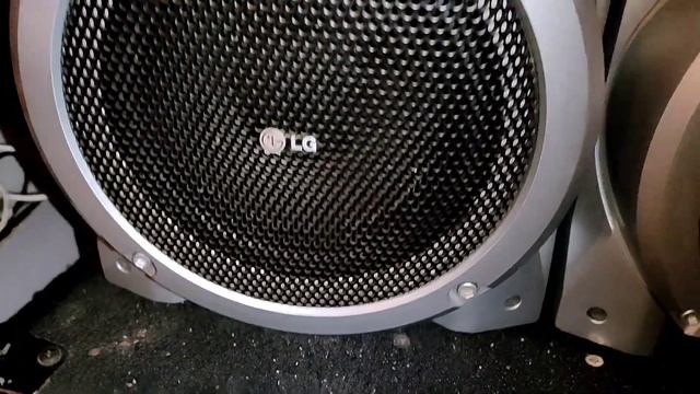 2x LG lm-u1050 смотреть онлайн