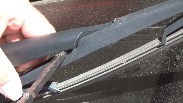 Replacing Ford Edge Rear Window Wiper Blade. (FTHVN 562) смотреть онлайн