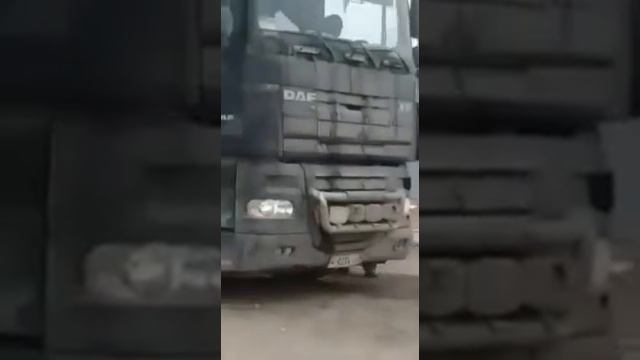 Пос.Забайкальск, терминал после осмотра машин, выезжавших после растаможки на границе с Китаем смотреть онлайн