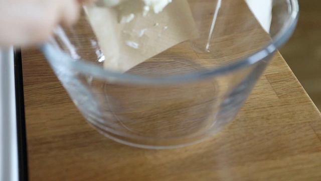 Banana Walnut Cake | Easy Banana Cake Recipe With Cream Cheese Frosting, Cinnamon And Yogurt