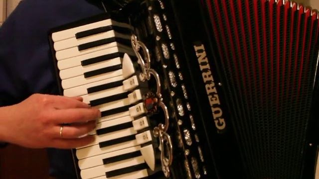 Guerrini 621 Akkordeon смотреть онлайн