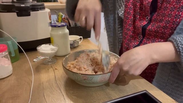 Рубленые котлеты из курочки,жареные грибочки,насела новый свитер из норки с палетками смотреть онлайн