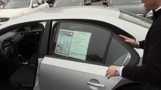 2011 Volkswagen Jetta S review and start up - A quick look at the 2011 VW Jetta смотреть онлайн