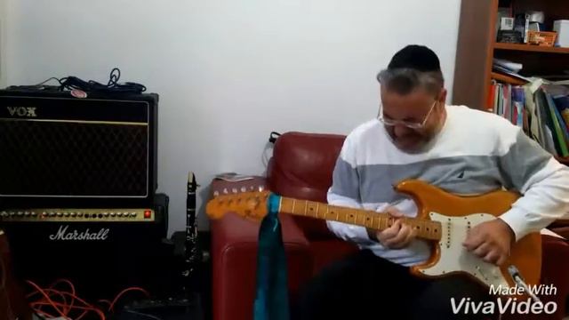 The Beatles while my guitar gently weeps guitar solo by eric Clapton how it playd смотреть онлайн