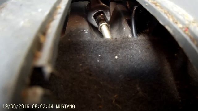 Подтягиваем ручник ( стояночный тормоз ) LACETTI. pull the Parking brake смотреть онлайн