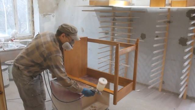 Письменный стол из массива дерева, лакировка снизу смотреть онлайн