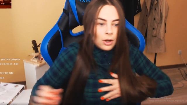 Михалина спалила Титьки на стриме