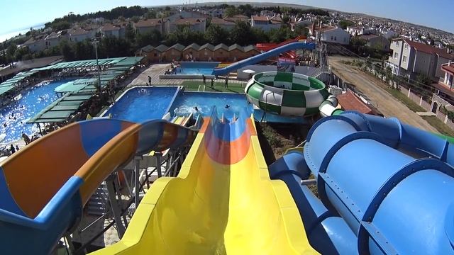 Scary Yellow Water Slide at Trend Aqua Park смотреть онлайн