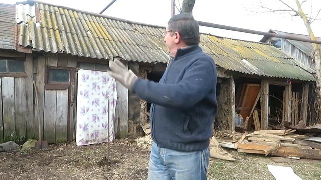 Разбор СТАРЫХ сараев. Весенние работы смотреть онлайн