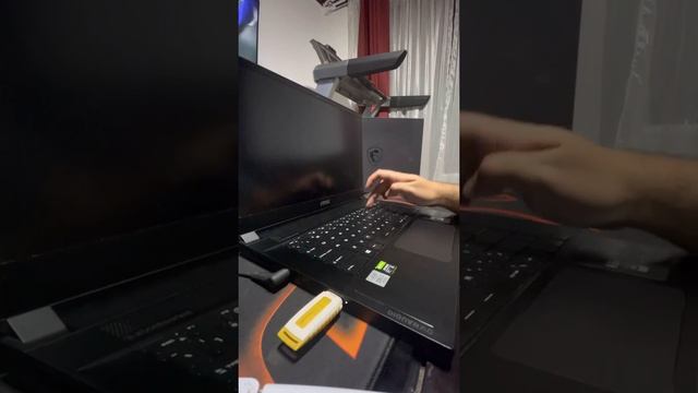 Como formatear MSI GS66 Stealth смотреть онлайн