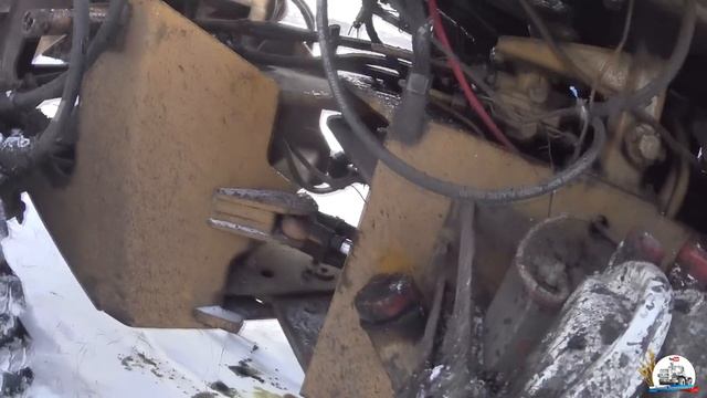 Вносим удобрение по заснеженной пшенице на тракторах МТЗ и ХТЗ. смотреть онлайн