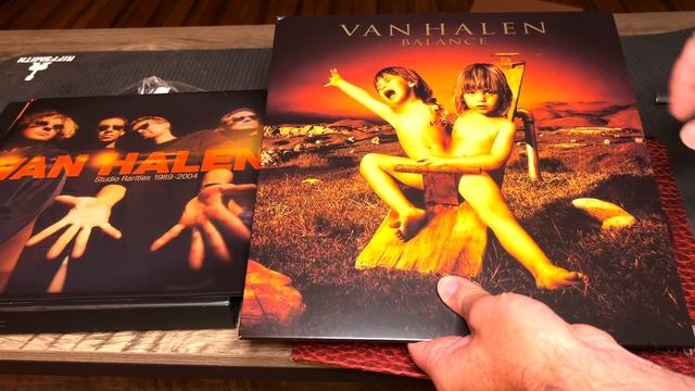 Van Halen Sammy Hagar Era Remasters Unboxing - 5 Vinyl Records смотреть онлайн