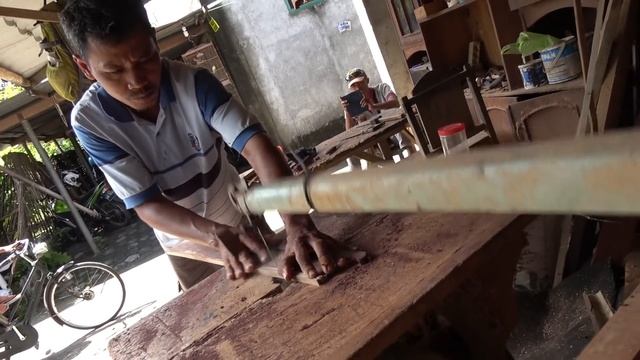 Making Golok Machete Handles and Sheaths in Central Java смотреть онлайн