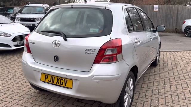 2011 TOYOTA YARIS 1.3 T SPIRIT MM VVT-I 5d 99 BHP смотреть онлайн