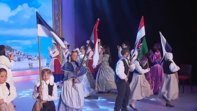 France Traditional Dance / France 2016 смотреть онлайн