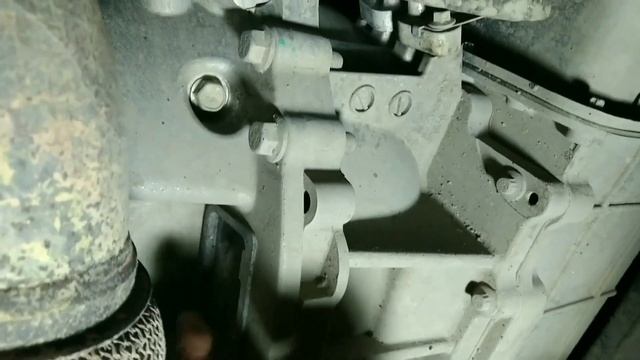 Цоканье, посторонние звуки под Джили Атлас смотреть онлайн