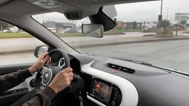 ESSAI Twingo électrique mieux en version thermique❓ BONUS intérieur extérieur comportement routier смотреть онлайн