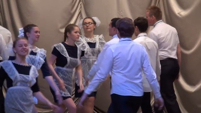 Выпускной вальс, гимназия №9, 2015 год смотреть онлайн