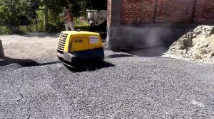Уплотнение щебня тяжелой дизельной виброплитой Wacker Neuson DPU 130