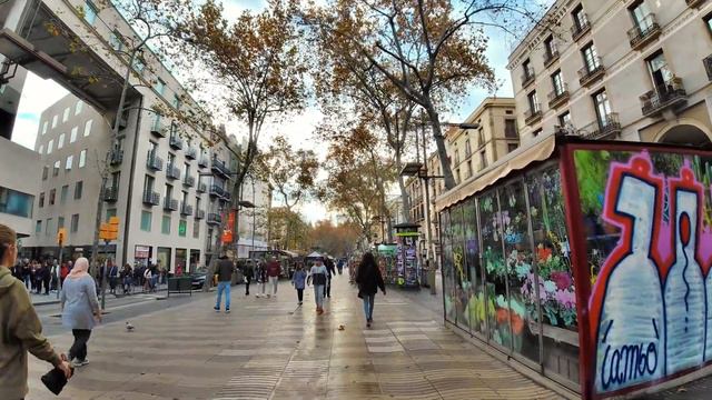 Walking Around Barcelona La Rambla Tour смотреть онлайн