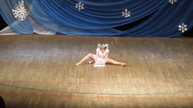 "Зимняя сказка" Коллектив эстрадного танца "Валенсия" "Я хочу улететь" Людмила Чернюк смотреть онлайн