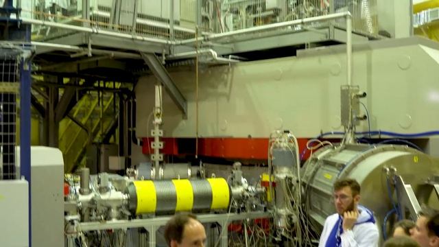 Студенты-физики на экскурсии в ОИЯИ