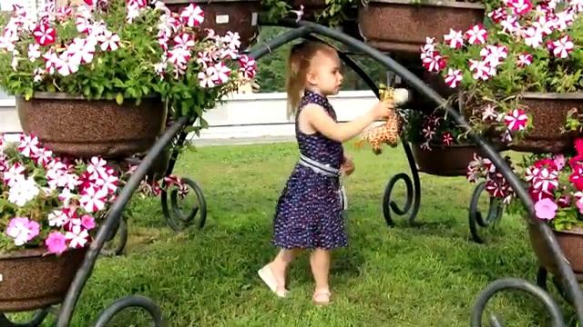 СТИХОСТЕП/STIHOSTEP ДАВАЙТЕ БУДЕМ ДРУЖИТЬ ДРУГ С ДРУГОМ - ИГОРЬ МАЗИН читает АЛИСА смотреть онлайн