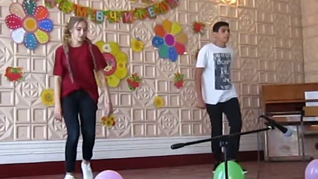Танец 9 А ко Дню учителя, 05 10 2018 смотреть онлайн