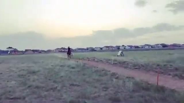 Тренировка по конной стрельбе из лука. Лучники узнают этот звук ? смотреть онлайн