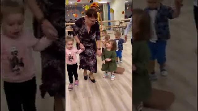 Праздник Осени. Детский сад "Детвора". 2021г ноябрь Часть 2 смотреть онлайн