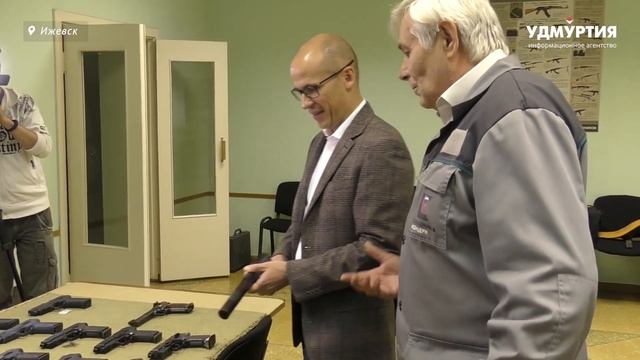 Мастер-класс по стрельбе от изобретателя пистолета Ярыгина смотреть онлайн