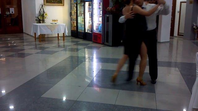 Танго-вальс на дне рождения в Закарпатье смотреть онлайн