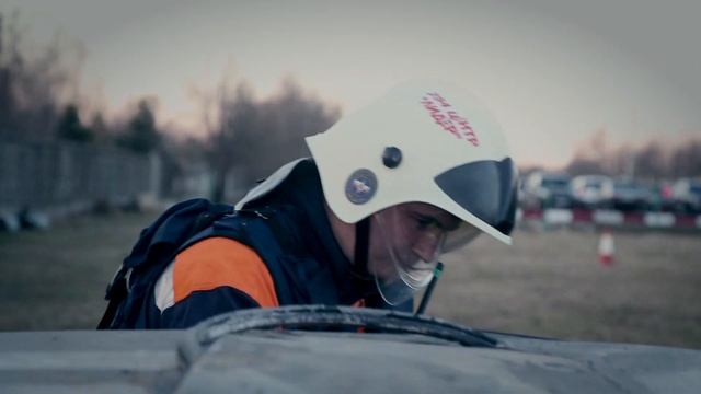 Профессии МЧС - спасатель смотреть онлайн