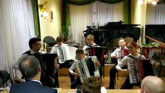 Троицкая ДШИ. Ансамбль аккордеонистов, преподаватель Лелюх М. В. Мексиканская н. п. Кукарача. смотреть онлайн