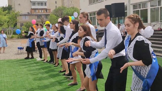 Флешмоб выпускники школы N52 2020 смотреть онлайн