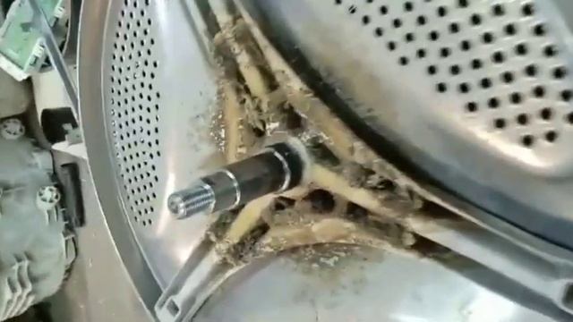 Бак стиральной машины LG после нескольких лет эксплуатации, замена подшипников стиральной машины смотреть онлайн