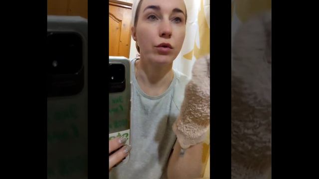 Варежка Ласка снимаю макияж. Варежке уже больше 2,6 лет! и она отлично справляется! смотреть онлайн