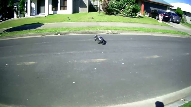 Traxxas E-Maxx Jumps Stunts and Donuts FLM RPM Pro-Line Brushless MIP EMaxx HPI Associated MT смотреть онлайн