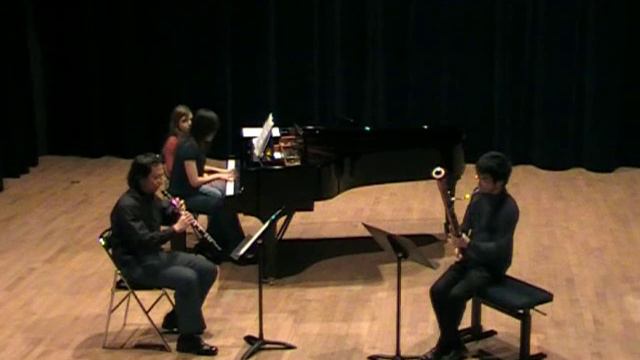 Poulenc：Trio pour hautbois , basson et piano （trio for oboe , bassoon and piano）Mov.2 & 3 смотреть онлайн