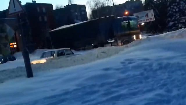 Фура застряла смотреть онлайн