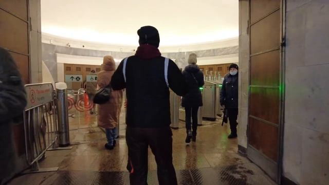 Эту станцию закроют следующей! Метро Алексеевская смотреть онлайн