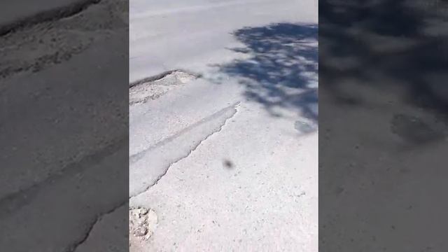 незаметные ямы на улице Ермолова в городе Пятигорске!!! смотреть онлайн