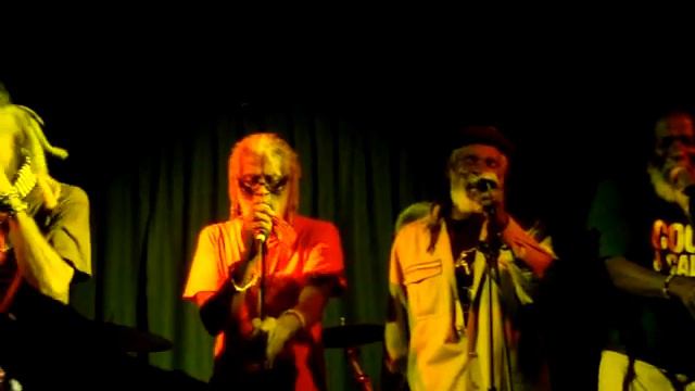 Congos @ Hootananny 17May11 Pt 6 (Row Fisherman).MPG смотреть онлайн