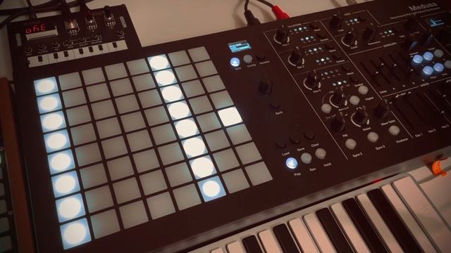 MinuteJam: M4 / Medusa + NTS-1 + Deluge + Rytm + Neutron смотреть онлайн